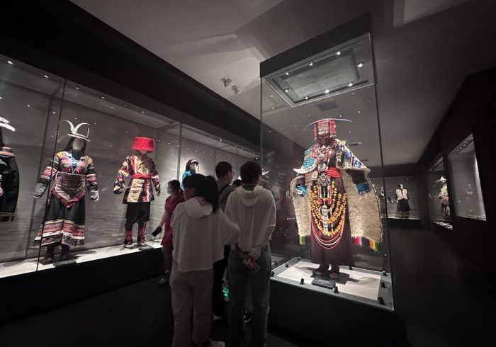 حضور جوانان در موزه ها برای گرامی داشتن فرهنگ چین