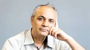 احمد زیدآبادی روزنامه نگار و فعال سیاسی از تبرئه خود در دادگاه اراک خبر داد