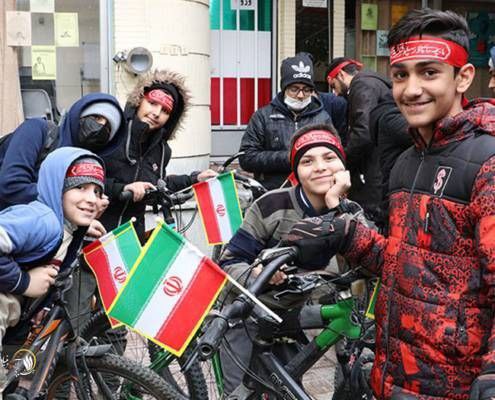 دانش آموزان شمال تهران در حمایت از مردم غزه، رکاب زدند