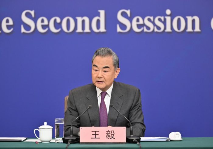 نشست خبری وزیر خارجه چین در حاشیه دو نشست ۲۰۲۴