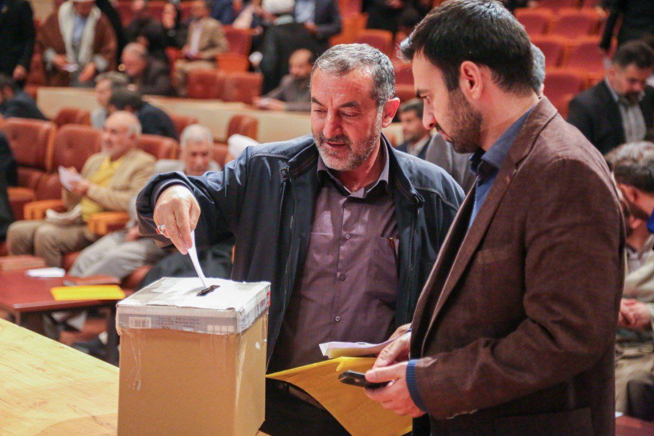 گزارش تصویری از انتخابات شورای مرکزی جمعیت گفتمان انقلاب اسلامی