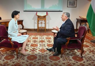 اوربان: شی جین پینگ موهبتی برای کل بشریت است/ باید به چین به عنوان یک فرصت نگاه کنیم